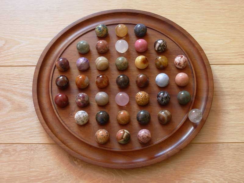 Solitaire avec boules en pierres naturelles