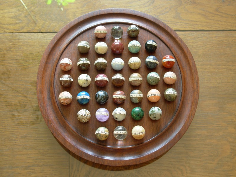 Solitaire avec boules en pierres naturelles