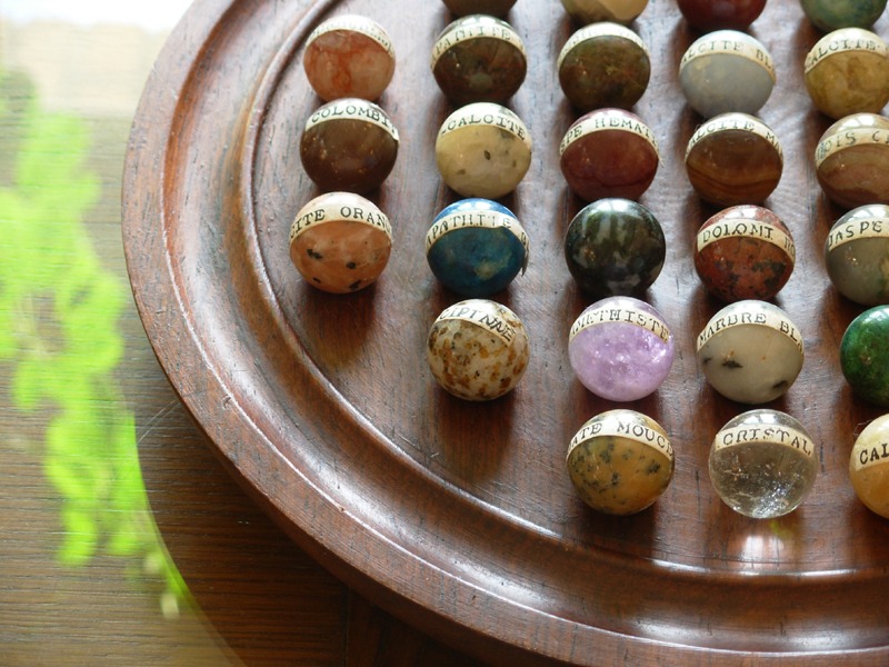 Solitaire avec boules en pierres naturelles