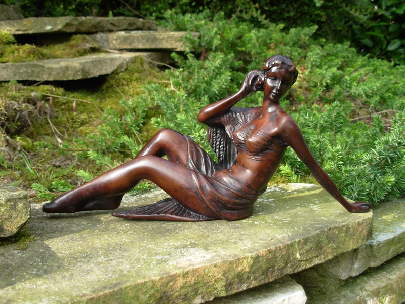 Statuette - Femme au coquillage